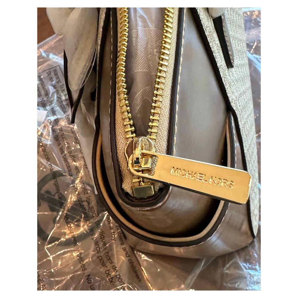 *Host Pick* BNWT Michael Kors gold metallic tote - Picture 8 of 15